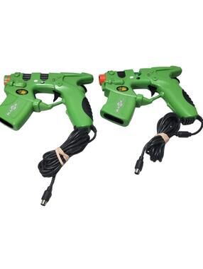 Mad Catz Blaster Xbox Light Gun Pair Green Wired Controllers Item 4588P 2004